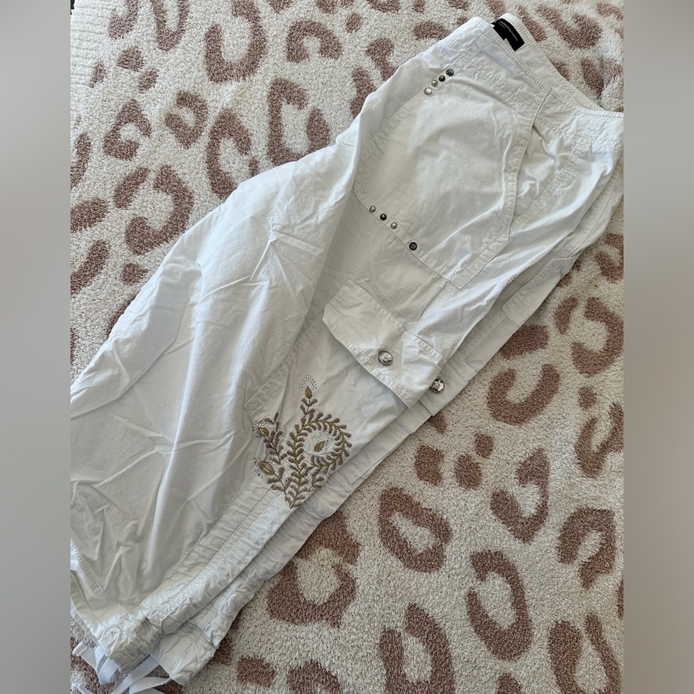 Gently Worn International Concepts Capris. White with gold embroidery. 18W